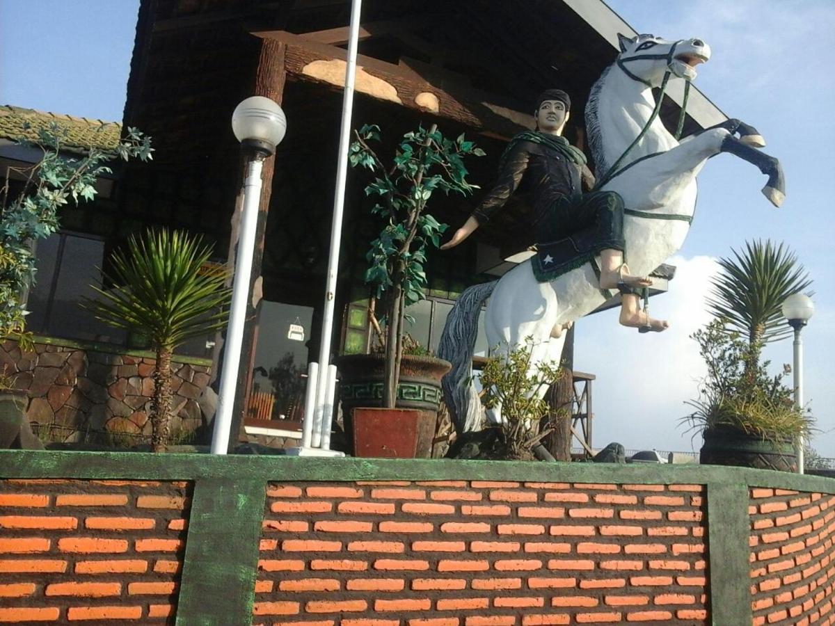 Cemara Indah Hotel Bromo Exterior photo